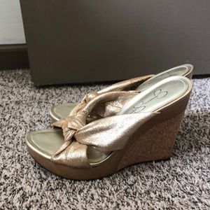 Jessica Simpson side on wedges